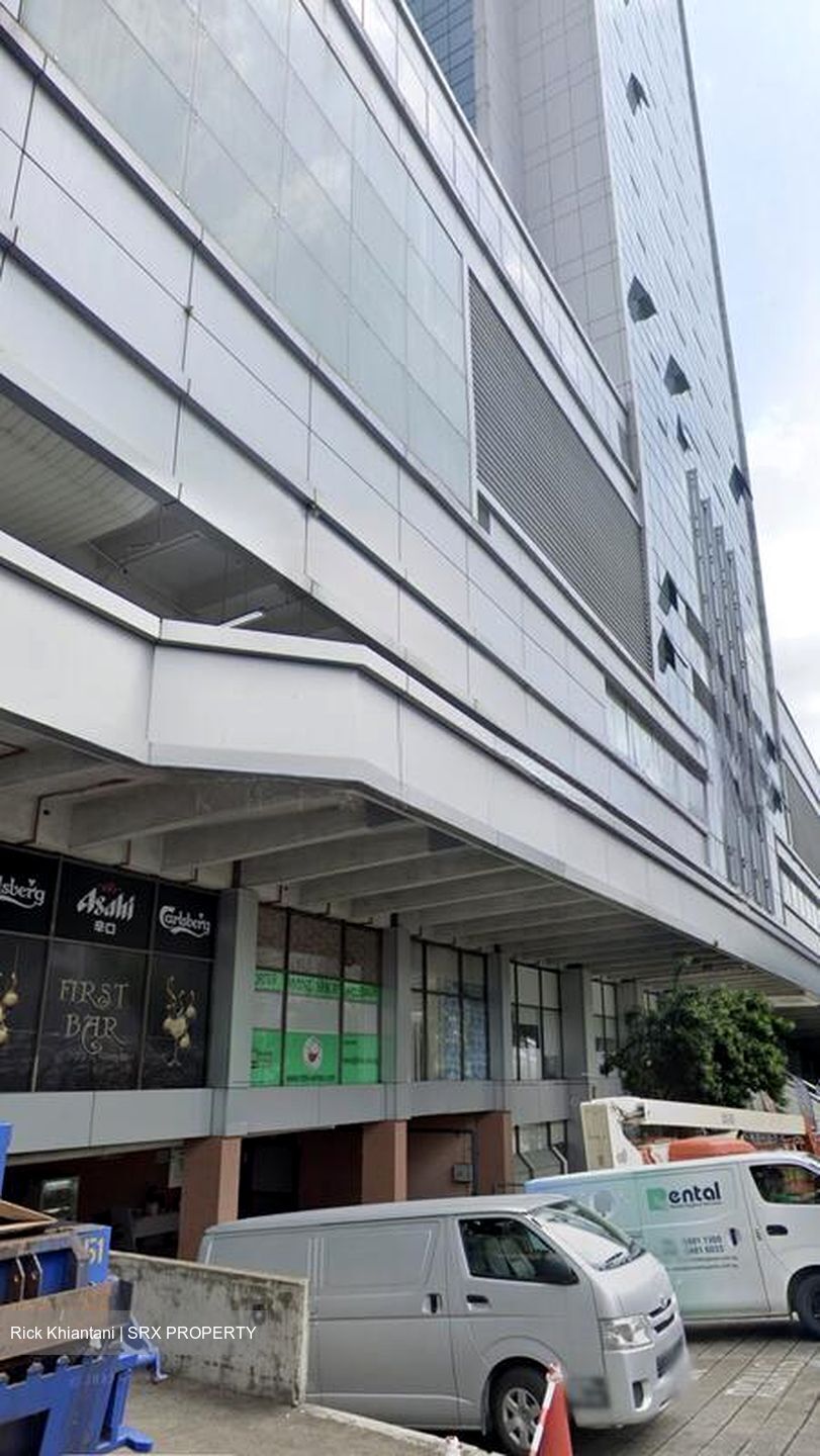 High Street Centre (D6), Retail #551067031